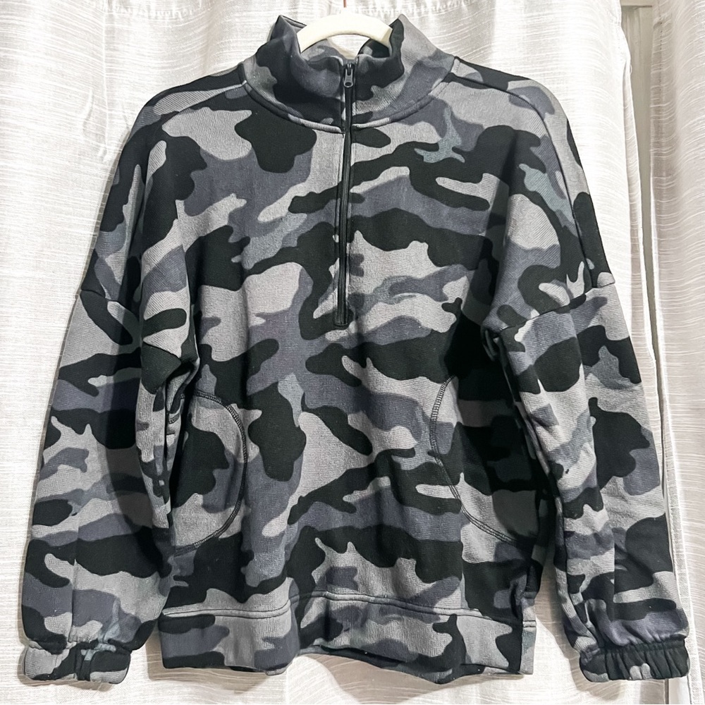 Old Navy Oversized Mock-Neck 1/2 Zip Fleece Pullover - Black Camo, Size XL